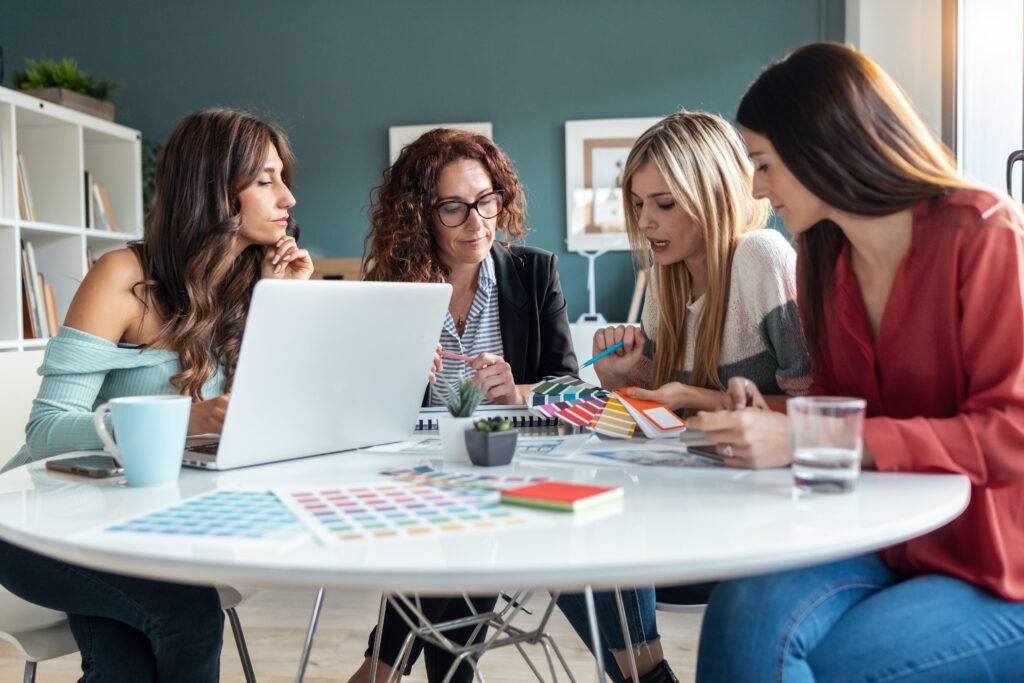 master design studentesse che lavorano